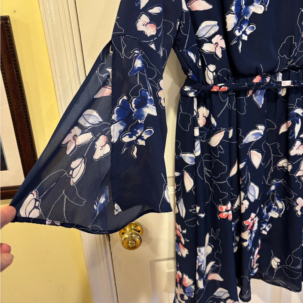 Westport | Navy Blue Pale Pink White Floral Dress Split Flared Sleeves